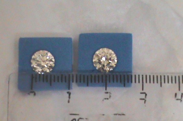 Контрабанда бриллиантов на сумму 1,2 млн руб. пресечена Дальневосточной оперативной таможней