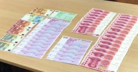 Уссурийские таможенники задержали более 7 тысяч евро и 2 тысяч юаней
