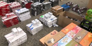 Таможенники обнаружили на оптовом рынке Пятигорска более 185 тыс. упаковок табачной продукции без маркировки
