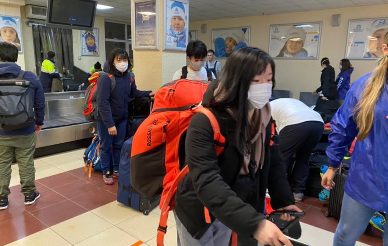 Чартерный борт из Токио со спортсменами и 5 тоннами инвентаря оформили сахалинские таможенники в аэропорту Южно-Сахалинска