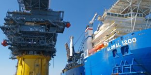 Почти три миллиона тонн нефти оформил на экспорт Де-Кастринский таможенный пост Хабаровской таможни в 2021 году