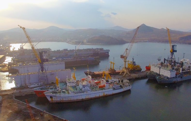 Более тысячи тонн грузов оформила Владивостокская таможня в морском пункте пропуска Славянка в 1 полугодии 2021 года