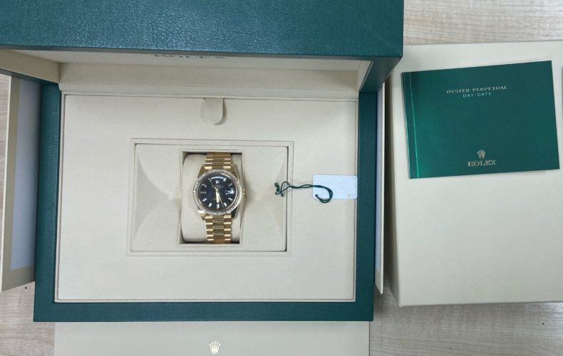 Домодедовские таможенники задержали дорогостоящие швейцарские часы