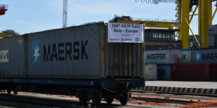 Балтийская таможня оформила 100-й контейнерный поезд по транзитному маршруту Северная Европа – Азия