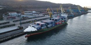 Новая площадка для перевалки контейнеров открыта в регионе деятельности Находкинской таможни в порту Восточный