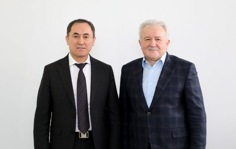 Темирбек Асанбеков и Евгений Москвичев обсудили реализацию Программы каботажных перевозок