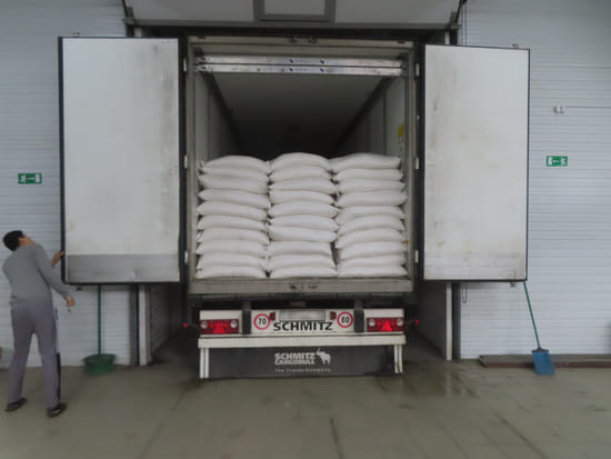 Челябинские таможенники пресекли незаконный вывоз из России 80 тонн сахара