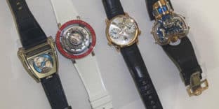 Контрабанду элитных швейцарских часов на 32 млн рублей пресекли домодедовские таможенники